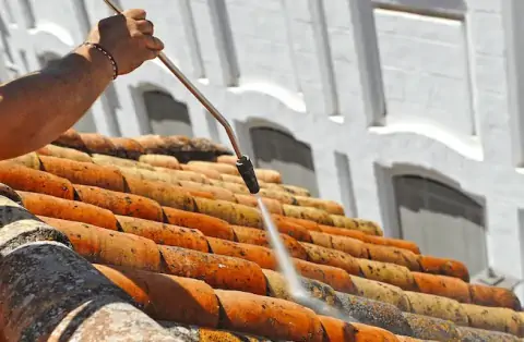 Nettoyage de toitures - Pierrefontaine-les-Varans